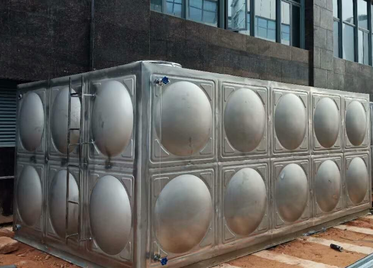 不锈钢生活水箱安装